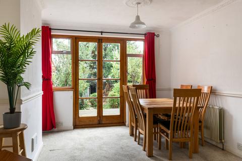 103 Churston Drive, Morden, SM4 4JE