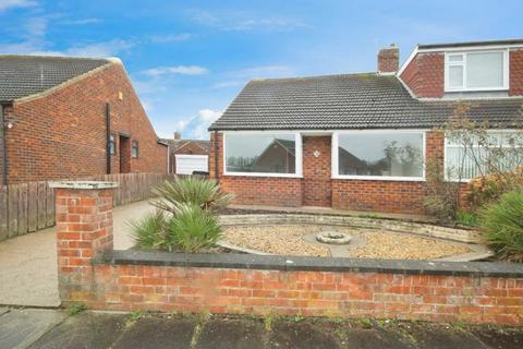 2 bedroom bungalow for sale, Medbourne Gardens, Middlesbrough TS5