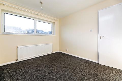 3 bedroom semi-detached house to rent, Willow Crescent, Sheffield S35