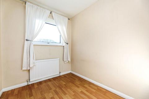 3 bedroom semi-detached house to rent, Willow Crescent, Sheffield S35