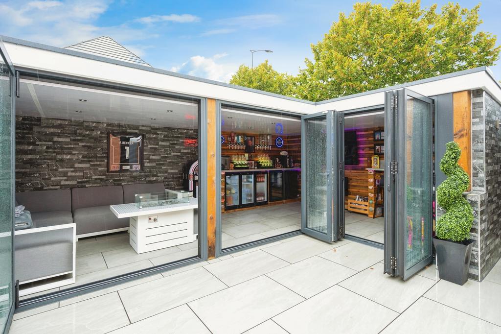 Garden Bar