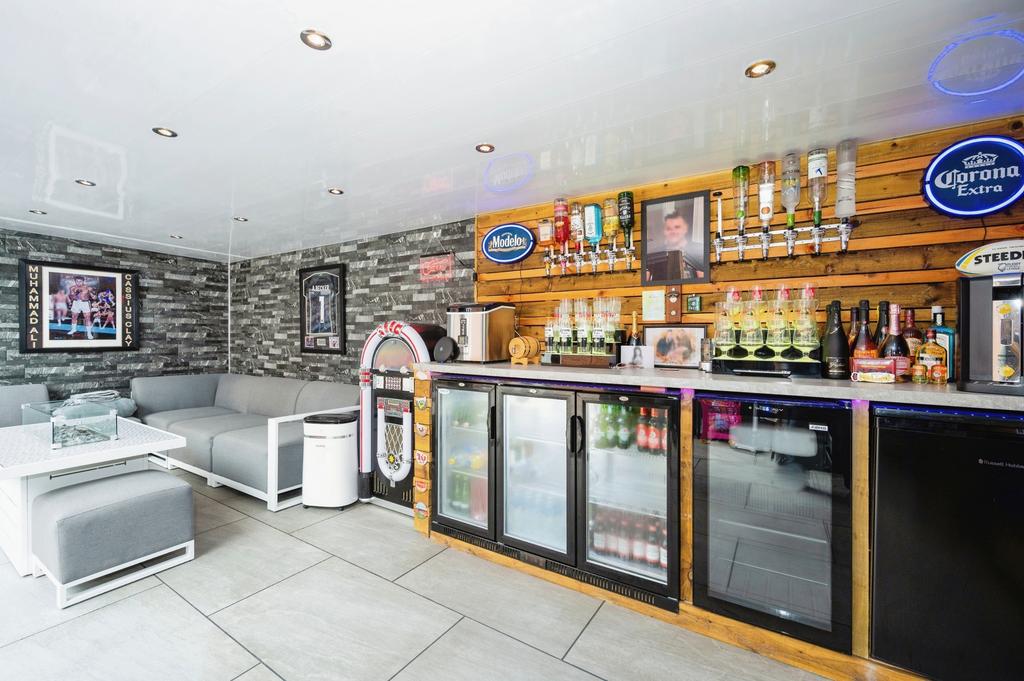 Garden Bar