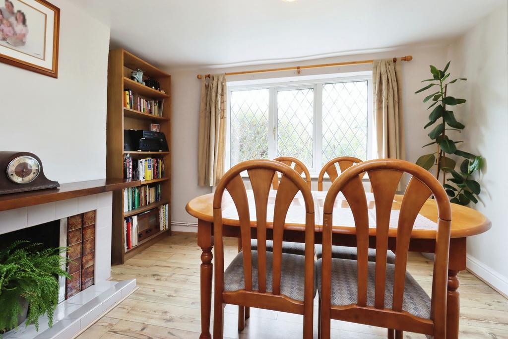 Sitting/Dining Room