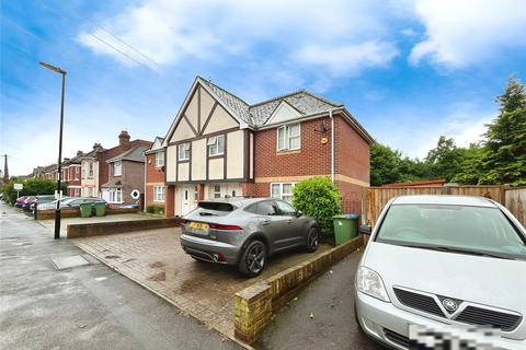 3 bedroom semi-detached house to rent, Atherley Road, Hampshire SO15