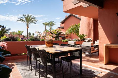 3 bedroom apartment, Estepona, Malaga, Spain