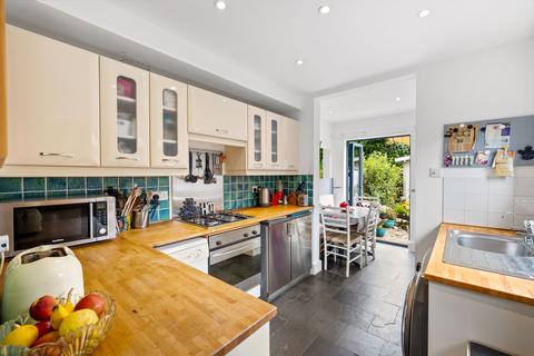 2 Blackborough Road, Reigate, RH2 7BT
