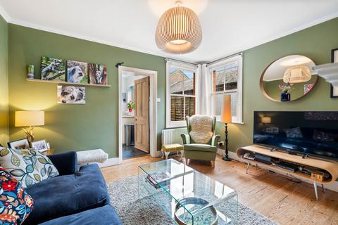 2 Blackborough Road, Reigate, RH2 7BT