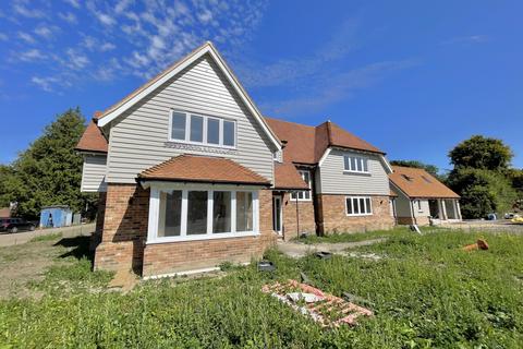 5 bedroom detached house for sale, Moons Yard, Grove Road, Selling, ME13 9GB