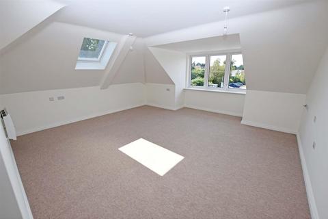 2 bedroom apartment for sale, High Street, Rainham, Gillingham