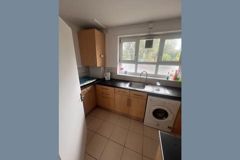 2 bedroom flat to rent, Gatwick House, London E14