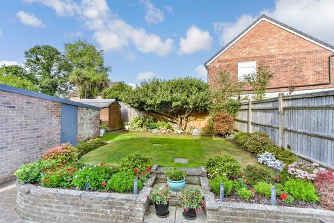 2 bedroom semi-detached bungalow for sale, Hopgarden Road, Tonbridge, Kent