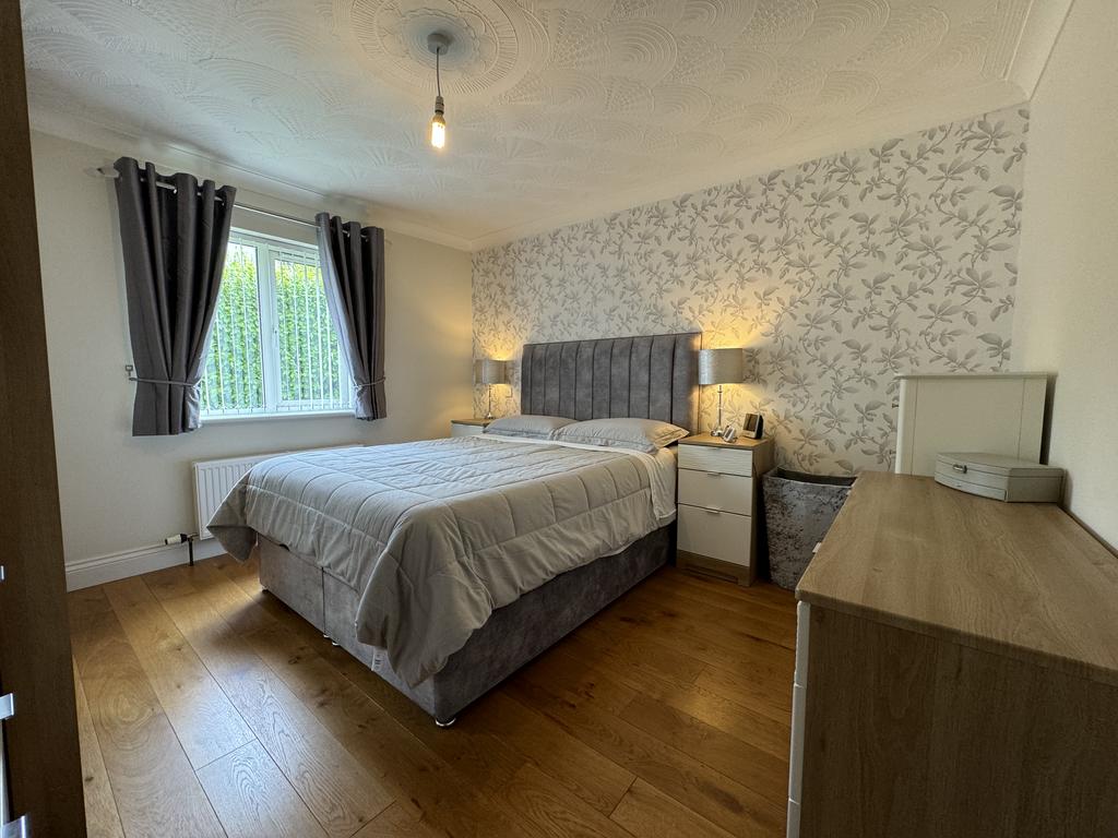 Rear Bedrom 2