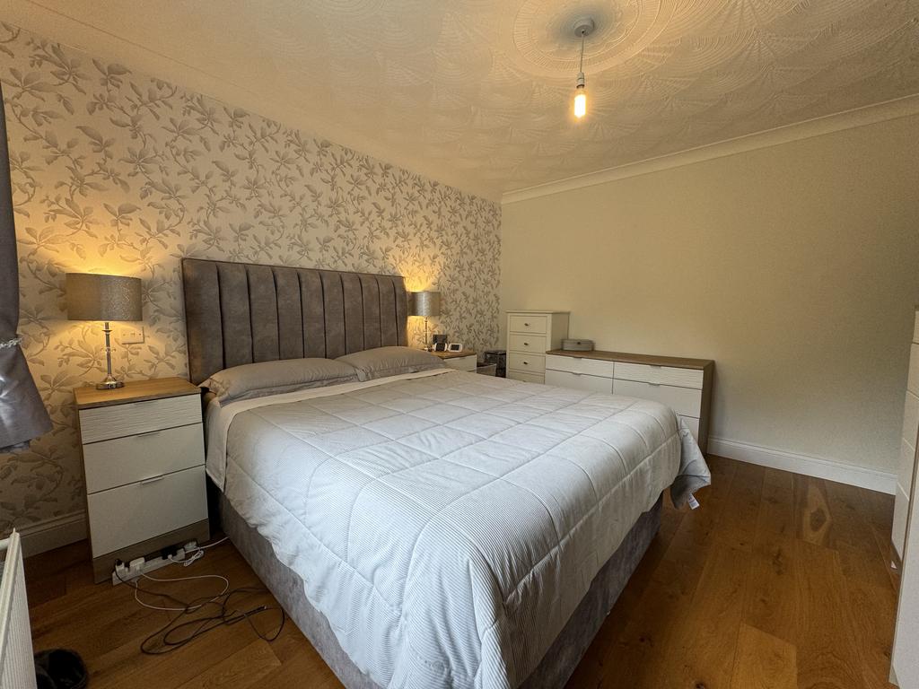 Rear Bedrom 2