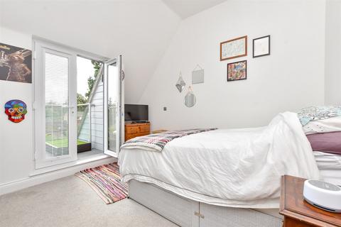 2 bedroom flat for sale, Yorke Road, Reigate, Surrey