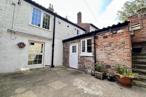 3 bedroom property for sale, Castlegate, Malton YO17