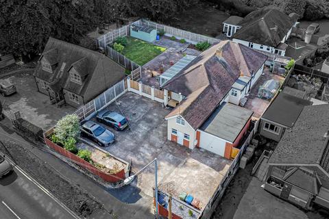 10 Sandy Lane, Rugeley, WS15 2LA