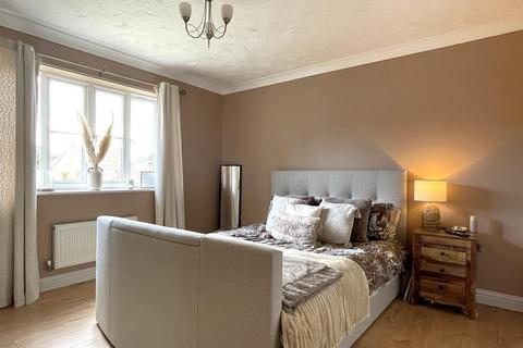 21 Burlingham Drive, Carlton Colville, Lowestoft, NR33 8GD