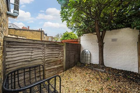 2 bedroom flat for sale, Astonville Street, Southfields