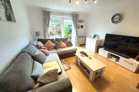 2 bedroom terraced house to rent, Hathaway Gardens, Waterlooville PO7