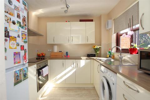 49 Cooper Close, Greenhithe, DA9 9PP