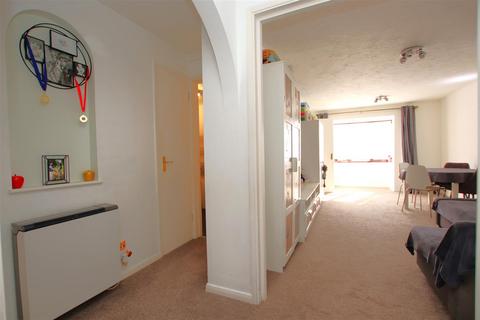 49 Cooper Close, Greenhithe, DA9 9PP