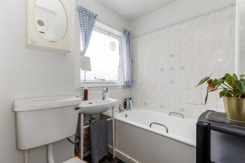 39k St. Bernards Crescent, Edinburgh, EH4 1NR