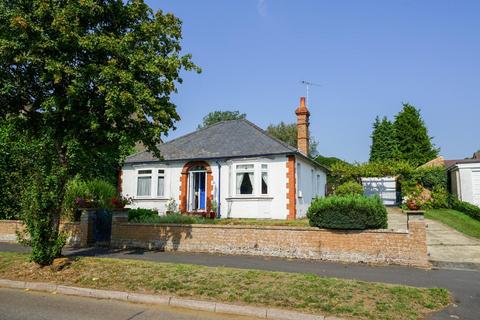 2 bedroom detached bungalow for sale, Rothschild Road, Leighton Buzzard