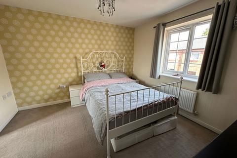 8 Ferridays Fields, Woodside, Telford, TF7 5GJ