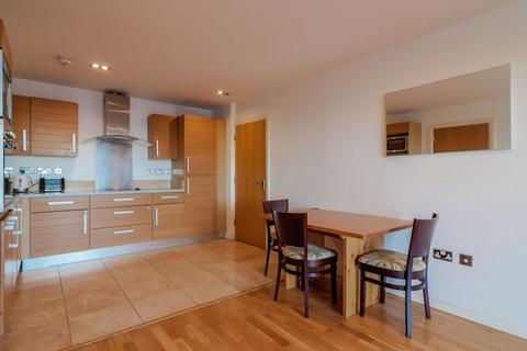 2 bedroom flat to rent, Limeharbour, London, E14