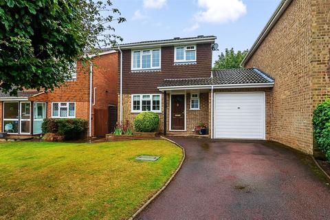 3 bedroom link detached house for sale, Dovedale Close, Sandhurst GU47