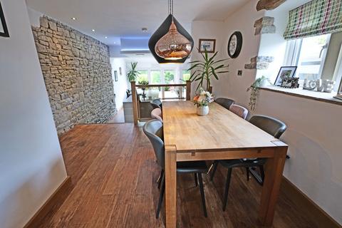 1, Longroyd Barn Barnwood Road, Earby, Barnoldswick, BB18 6PB