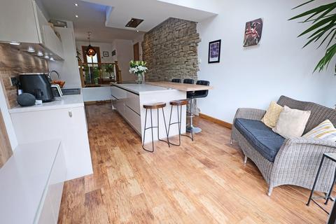 1, Longroyd Barn Barnwood Road, Earby, Barnoldswick, BB18 6PB