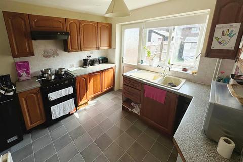 3 bedroom terraced house for sale, Bexhill Walk, Corby NN18