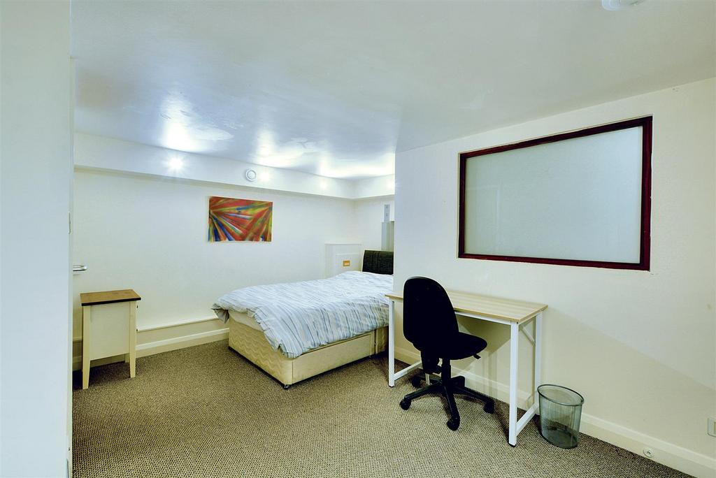 Bedroom 2 2.jpeg