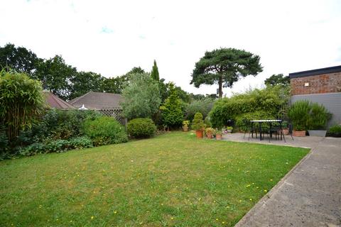 3 bedroom detached bungalow for sale, Woodlinken Close, Verwood