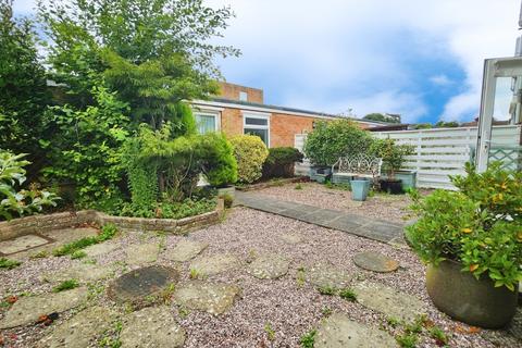 3 bedroom semi-detached house to rent, Bramber Square Rustington BN16