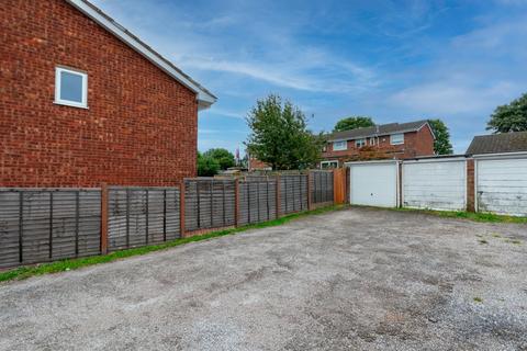 3 bedroom semi-detached house for sale, Redwood Drive, Burntwood, WS7