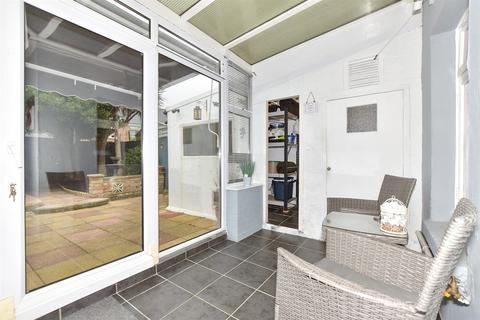 4 Tudor Road, Folkestone, CT19 4HL