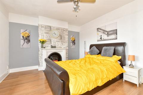4 Tudor Road, Folkestone, CT19 4HL