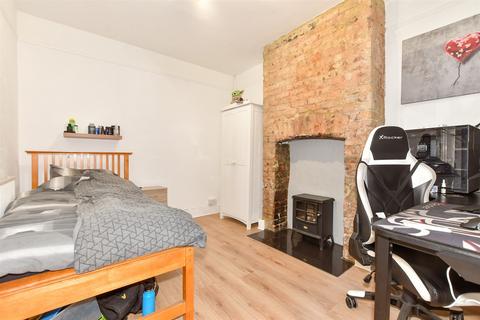 4 Tudor Road, Folkestone, CT19 4HL