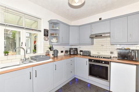 4 Tudor Road, Folkestone, CT19 4HL