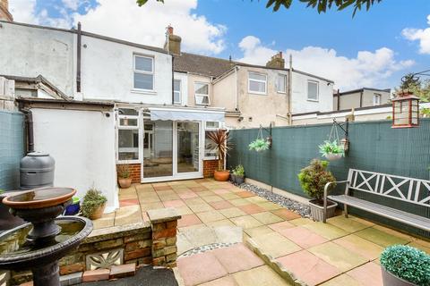 4 Tudor Road, Folkestone, CT19 4HL