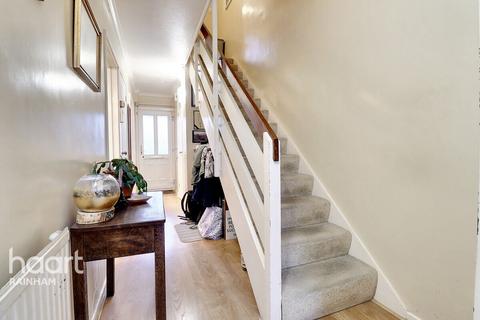 37 Ongar Way, Rainham, RM13 7YJ