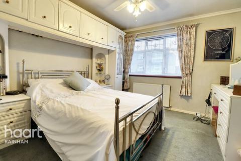 37 Ongar Way, Rainham, RM13 7YJ