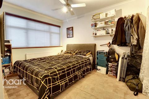 37 Ongar Way, Rainham, RM13 7YJ