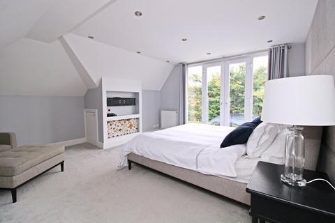17 Tudor Road, Beckenham, BR3 6QR