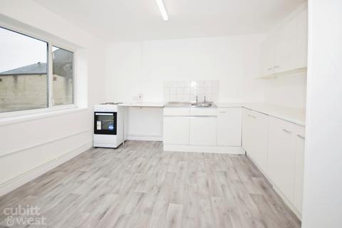 3 bedroom apartment to rent, Winchester Road Four Marks GU34