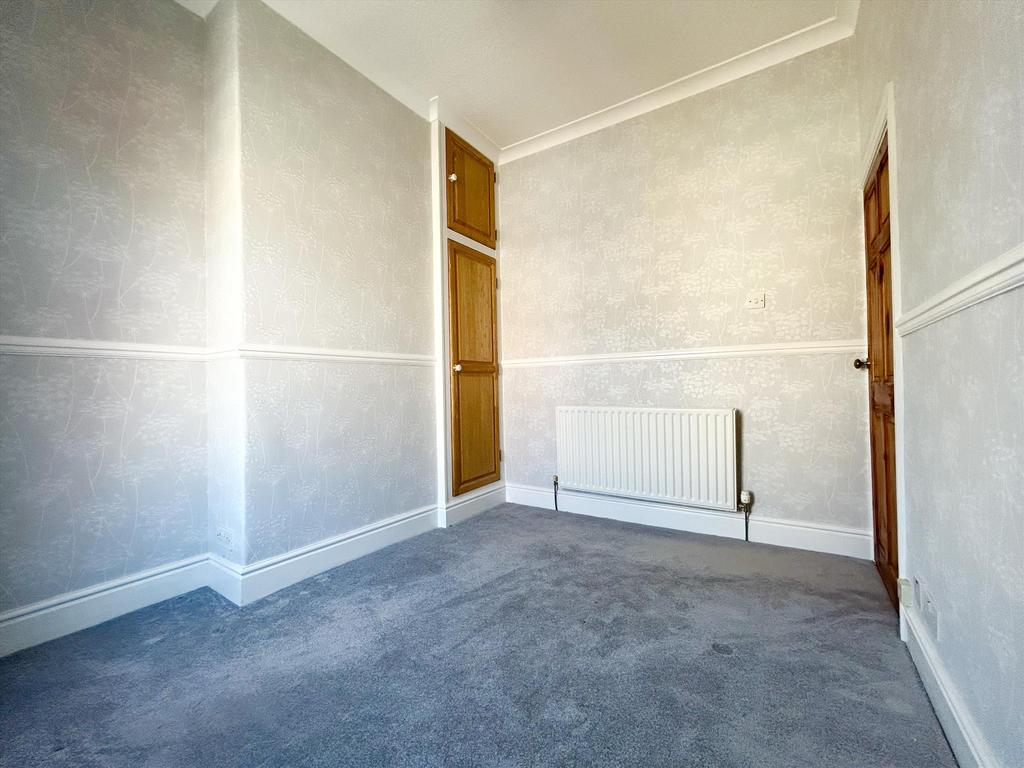 Rear bedroom 2