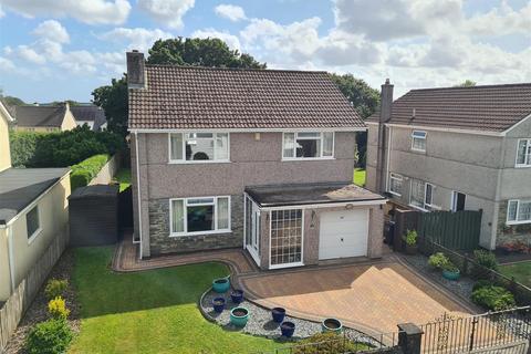 4 bedroom detached house for sale, Lansdowne Road, Callington