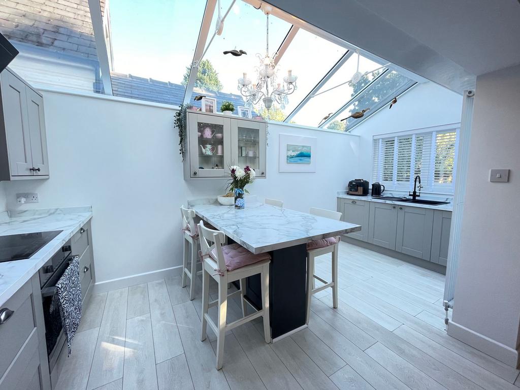 Living/dining kitchen
